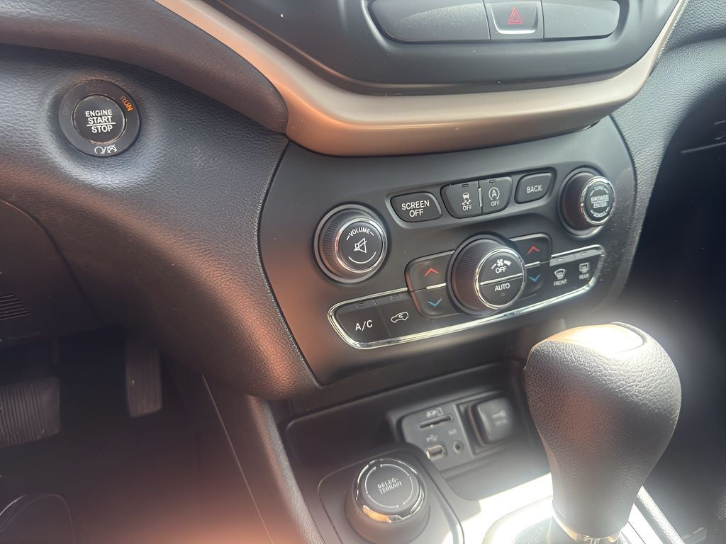 2017 Jeep Cherokee 75th Anniversary Edition