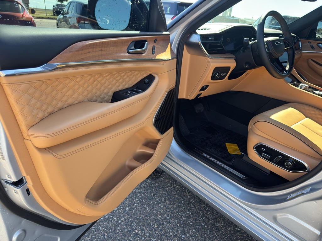 2026 Jeep Grand Cherokee Summit