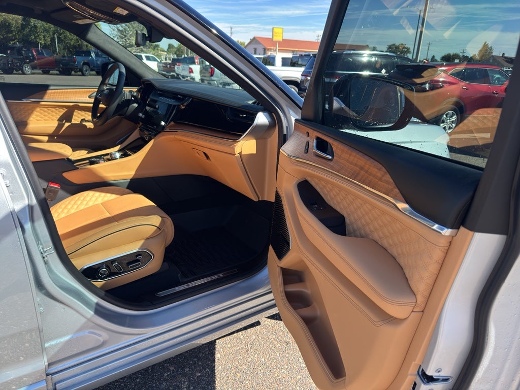 2026 Jeep Grand Cherokee Summit