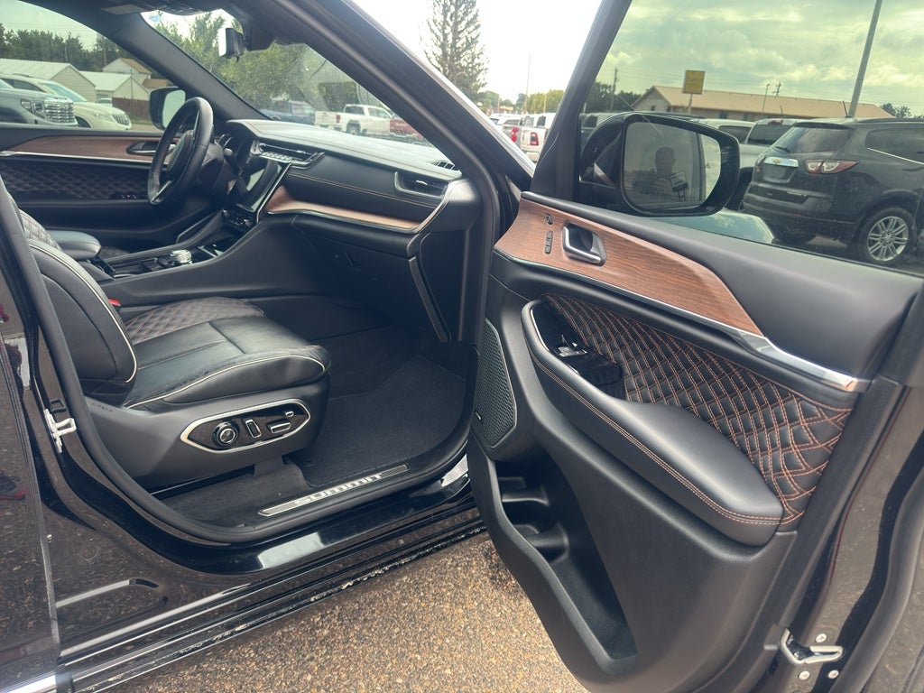 2022 Jeep Grand Cherokee L Summit