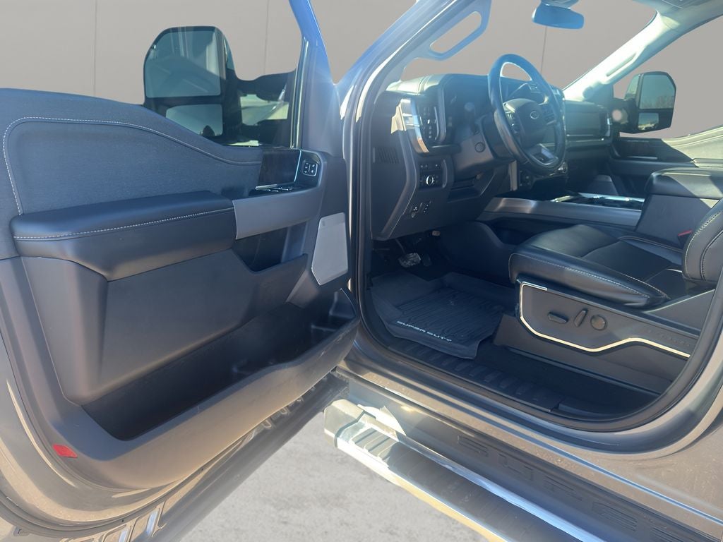 2023 Ford F-250 LARIAT