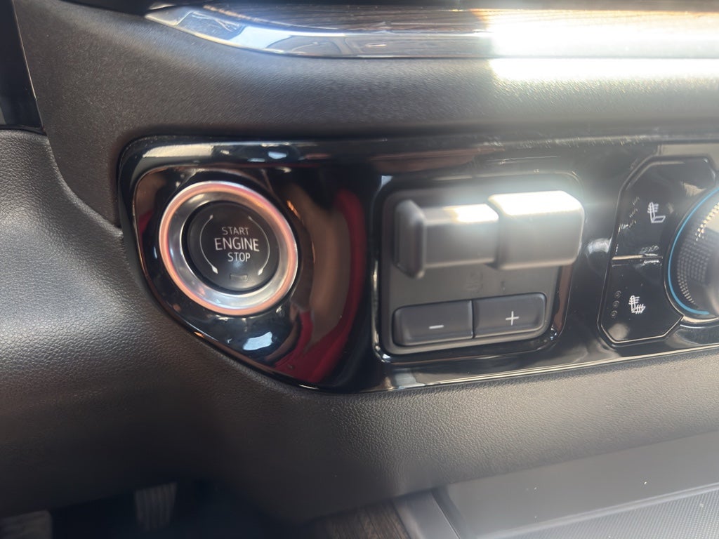 2024 Chevrolet Silverado RST