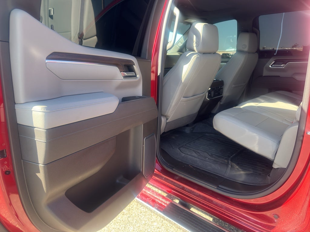 2025 GMC Sierra SLT