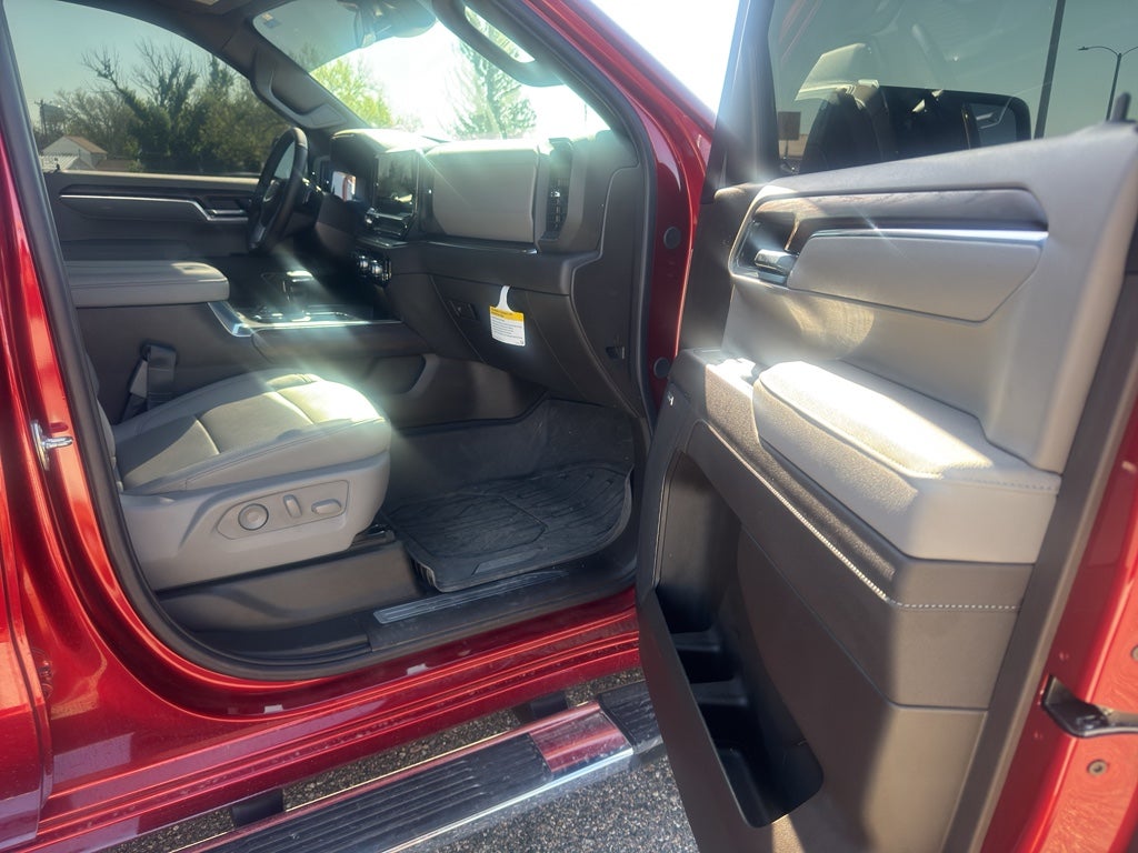 2025 GMC Sierra SLT