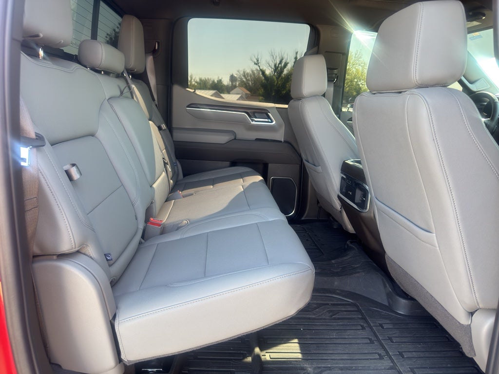 2025 GMC Sierra SLT