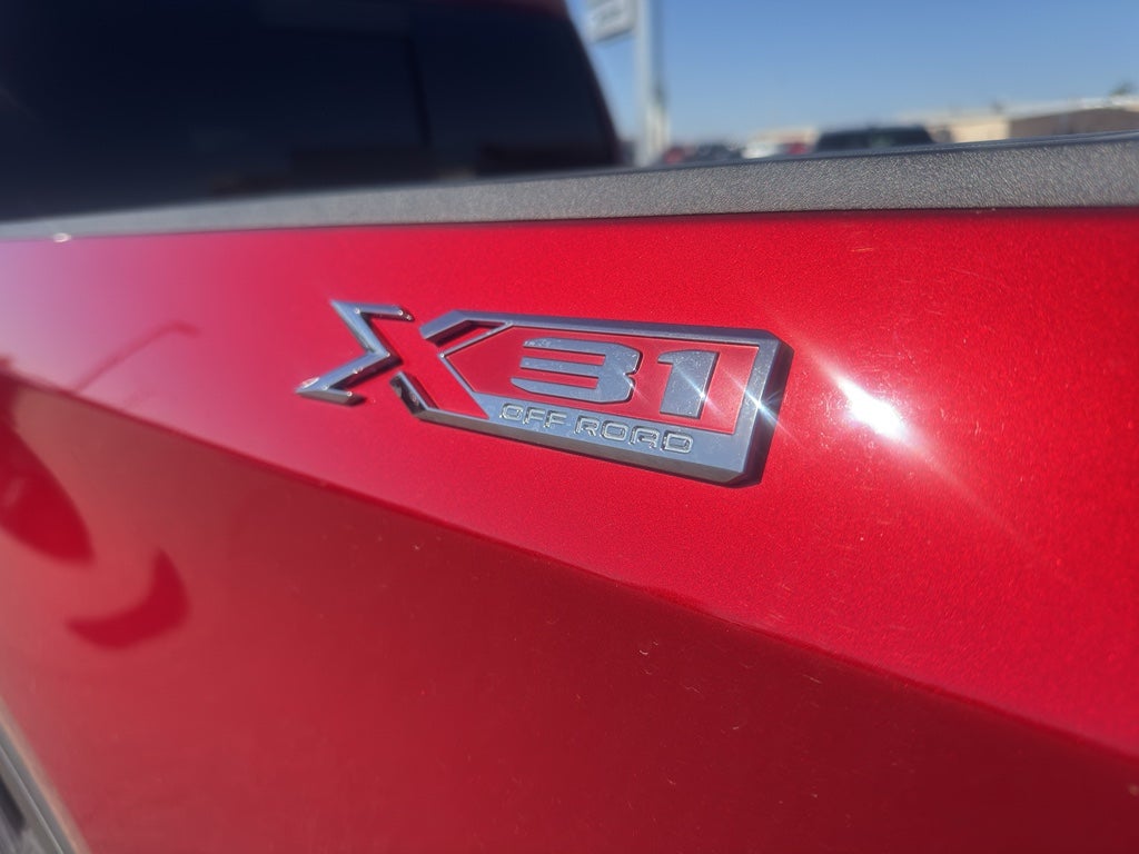 2025 GMC Sierra SLT