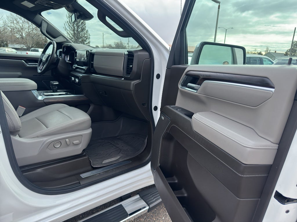2025 GMC Sierra SLT