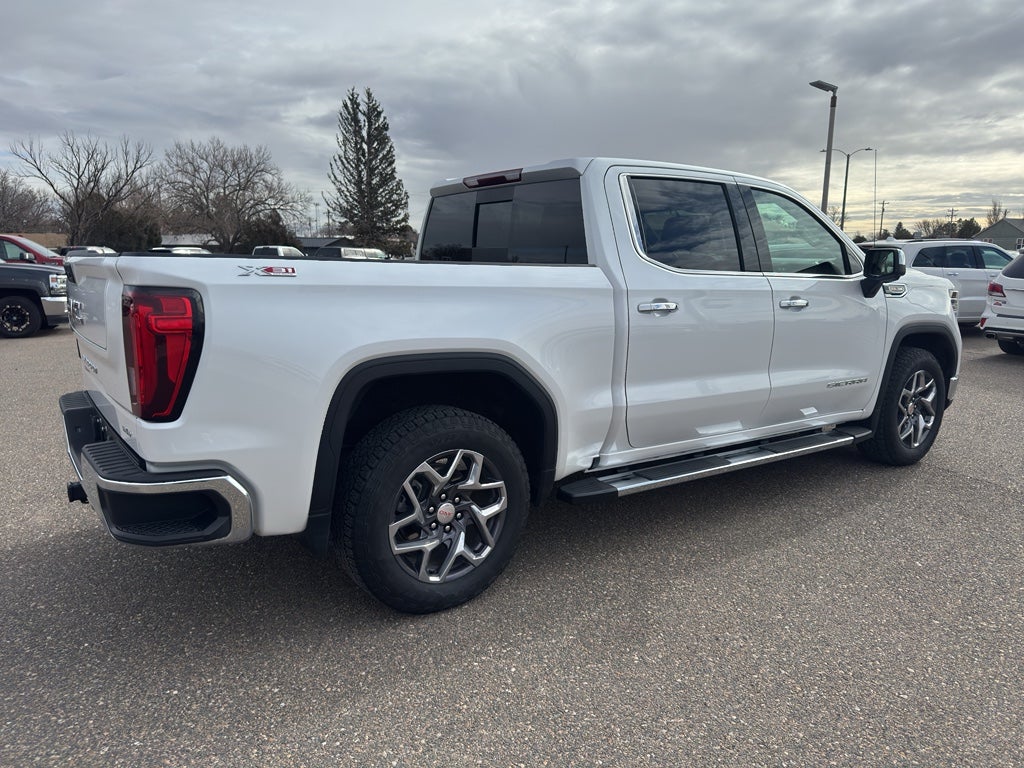 2025 GMC Sierra SLT