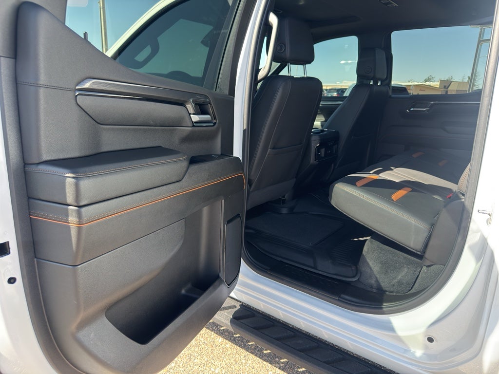 2025 GMC Sierra AT4