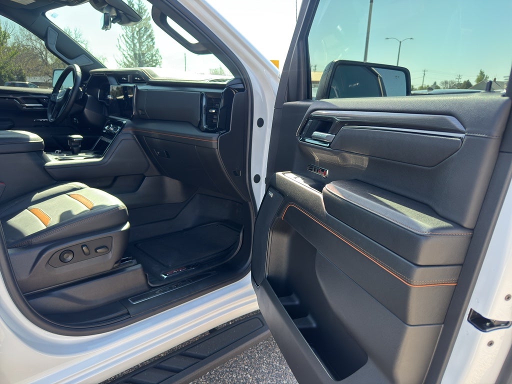 2025 GMC Sierra AT4