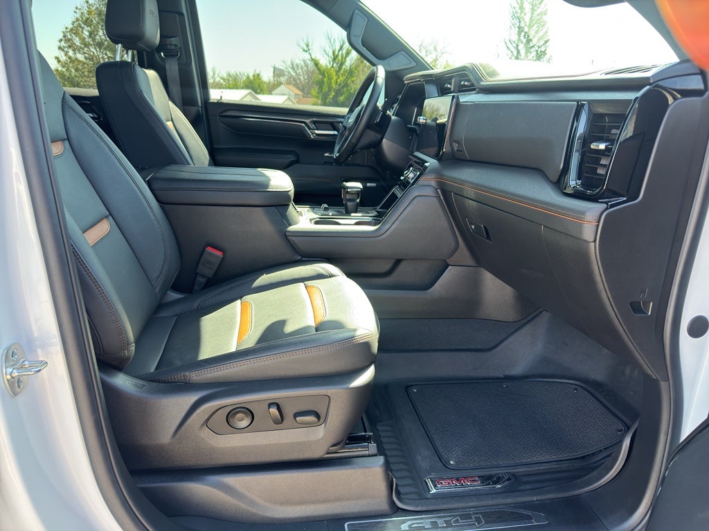 2025 GMC Sierra AT4