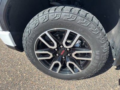 2025 GMC Sierra AT4