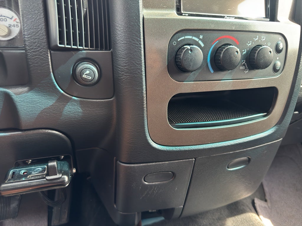 2003 Dodge Ram Pickup Base