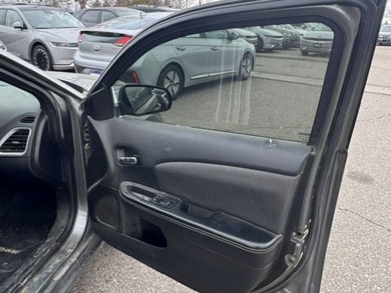 2013 Dodge Avenger SE V6