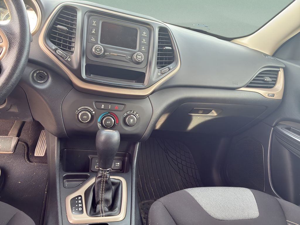 2016 Jeep Cherokee Sport