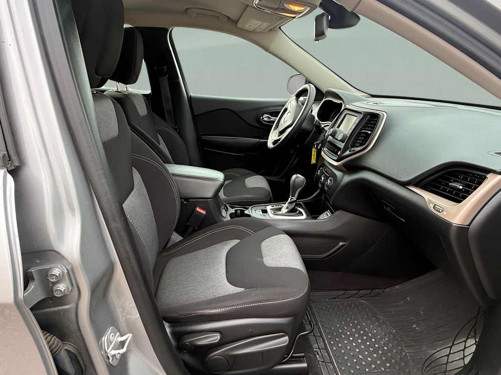 2016 Jeep Cherokee Sport