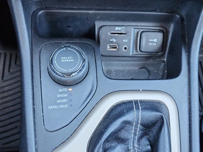 2016 Jeep Cherokee Sport