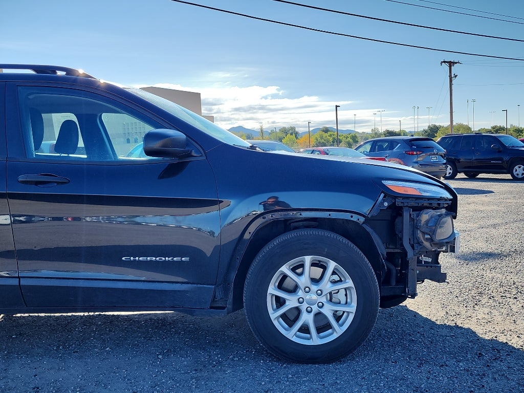 2016 Jeep Cherokee Sport
