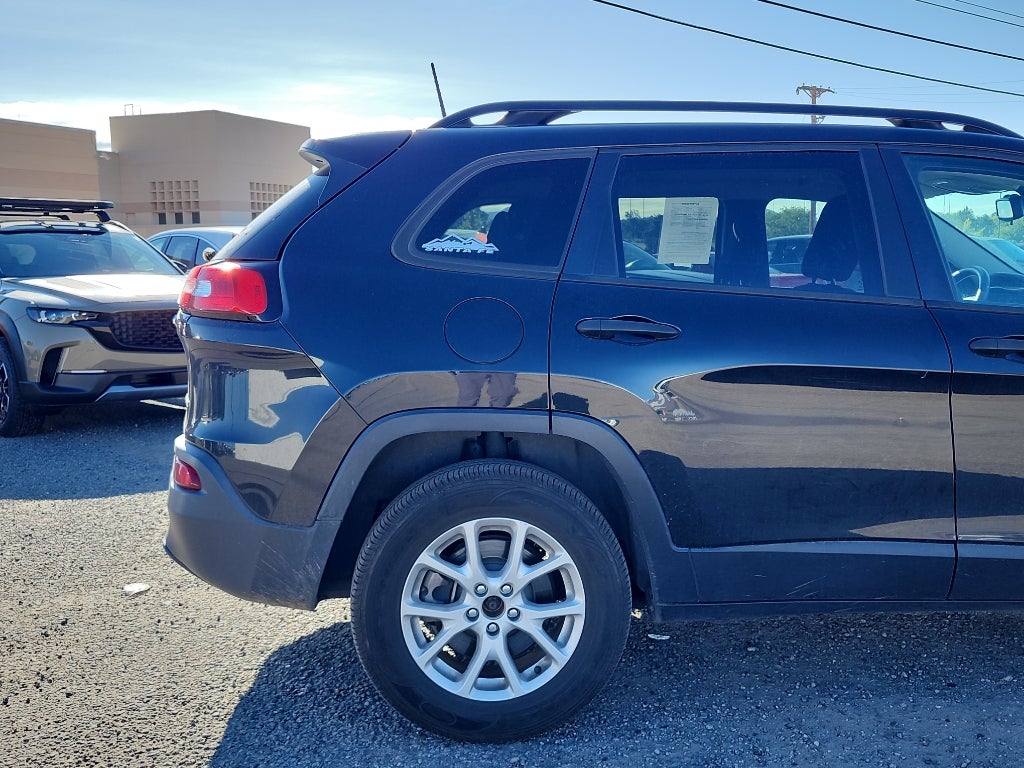 2016 Jeep Cherokee Sport