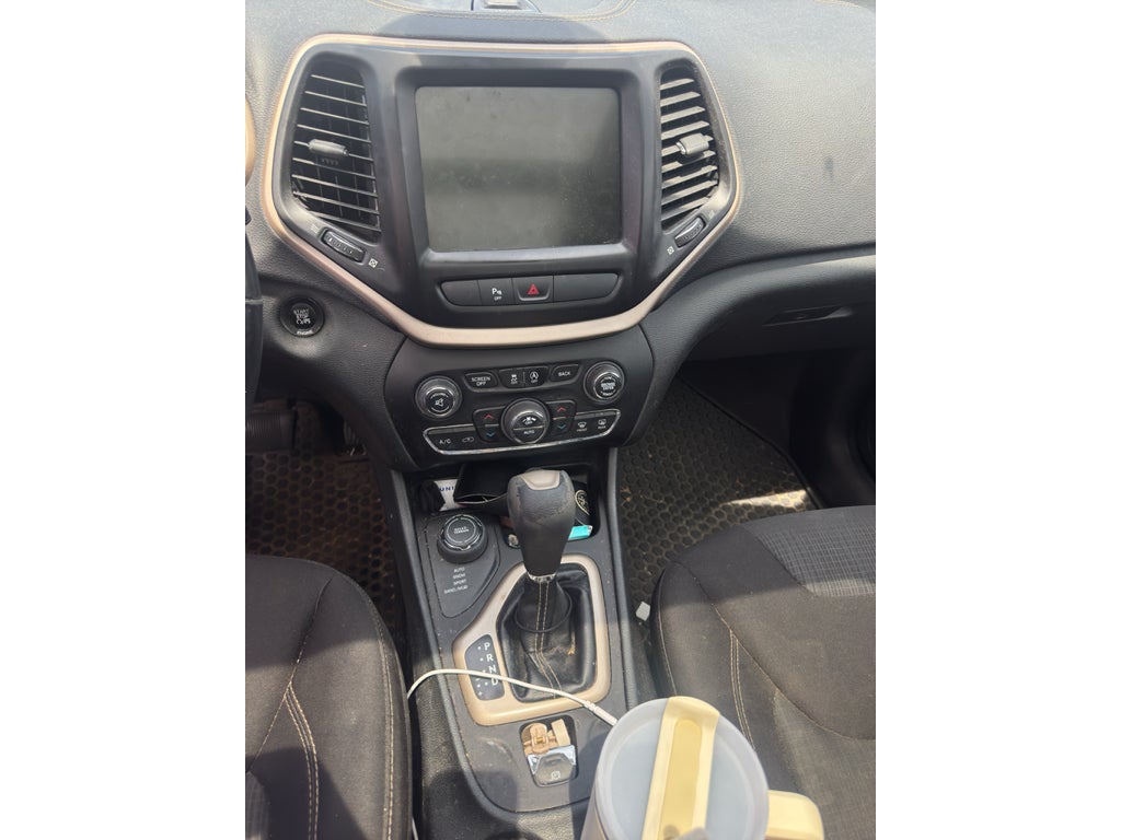 2016 Jeep Cherokee Altitude