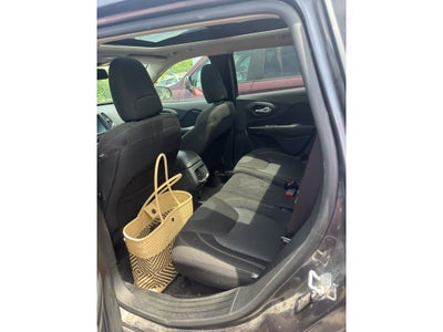 2016 Jeep Cherokee Altitude