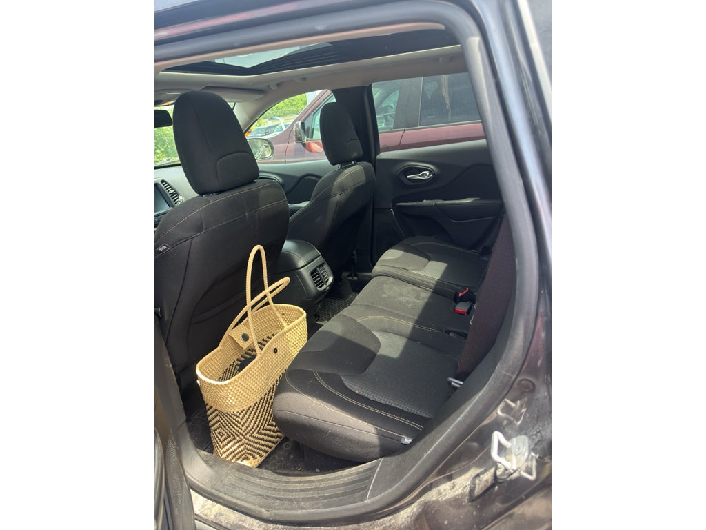 2016 Jeep Cherokee Altitude