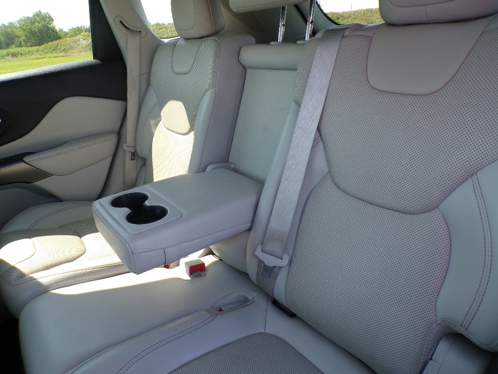 2019 Jeep Cherokee Overland