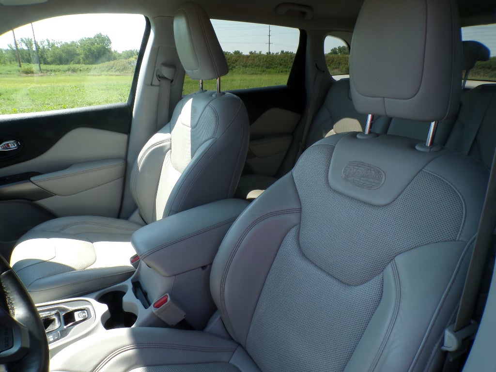 2019 Jeep Cherokee Overland