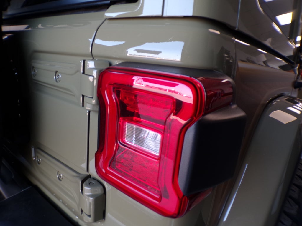 2026 Jeep Wrangler Sahara Woody