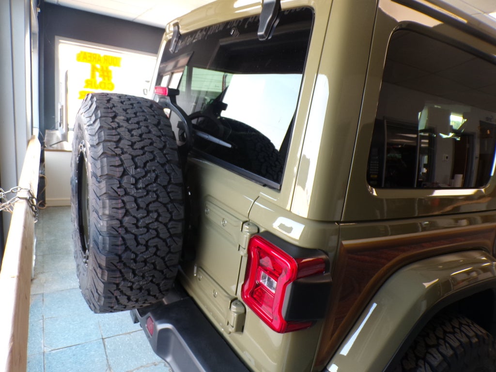2026 Jeep Wrangler Sahara Woody