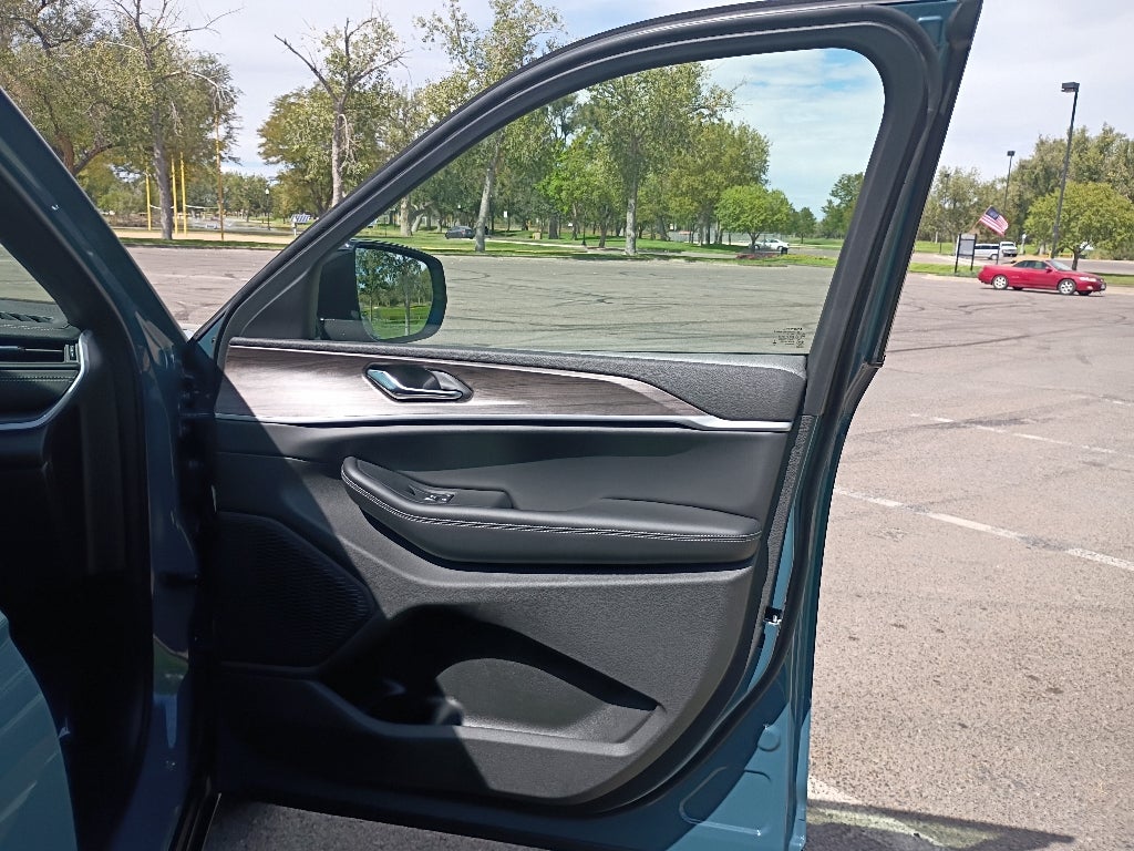 2027 Jeep Grand Cherokee Limited