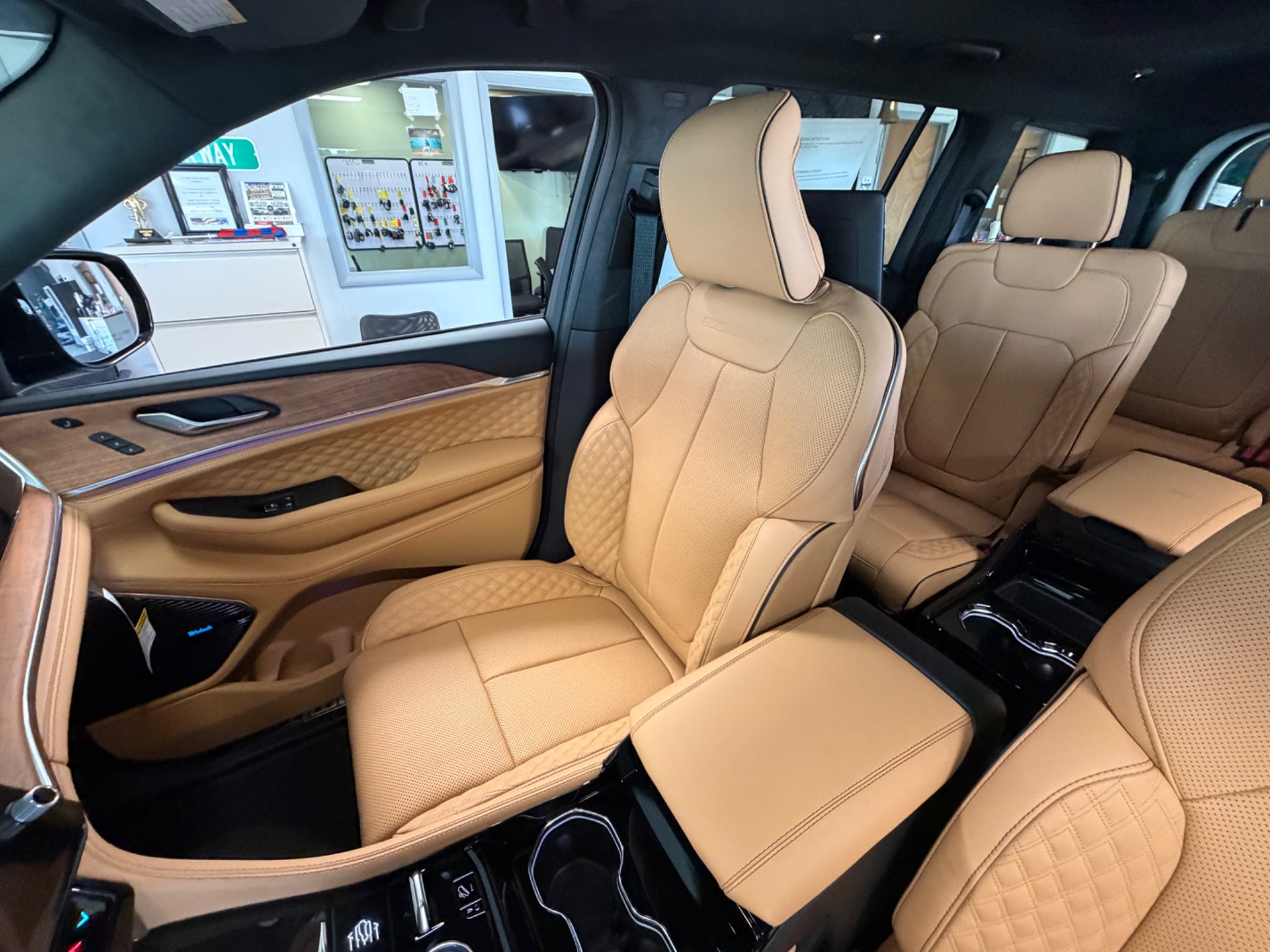 2027 Jeep Grand Cherokee L Summit