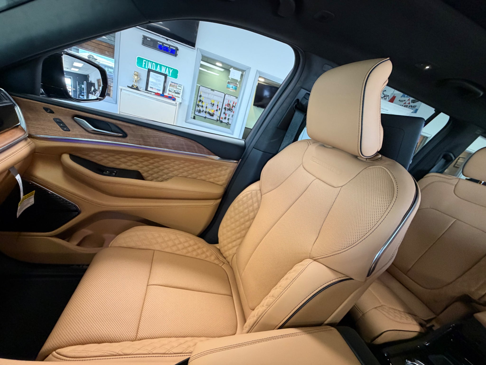 2027 Jeep Grand Cherokee L Summit
