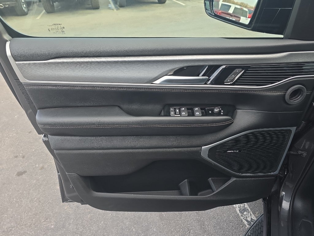 2026 Jeep Grand Wagoneer Base