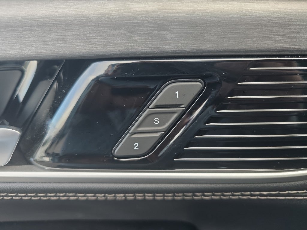 2026 Jeep Grand Wagoneer Base