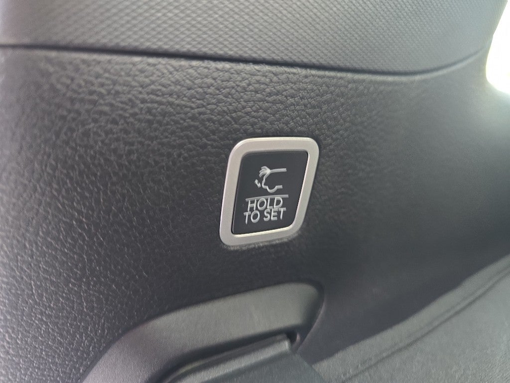 2026 Jeep Grand Wagoneer Base