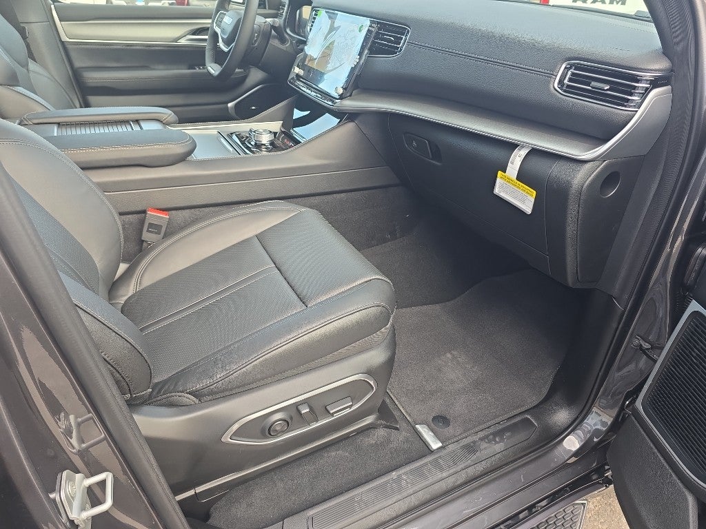 2026 Jeep Grand Wagoneer Base