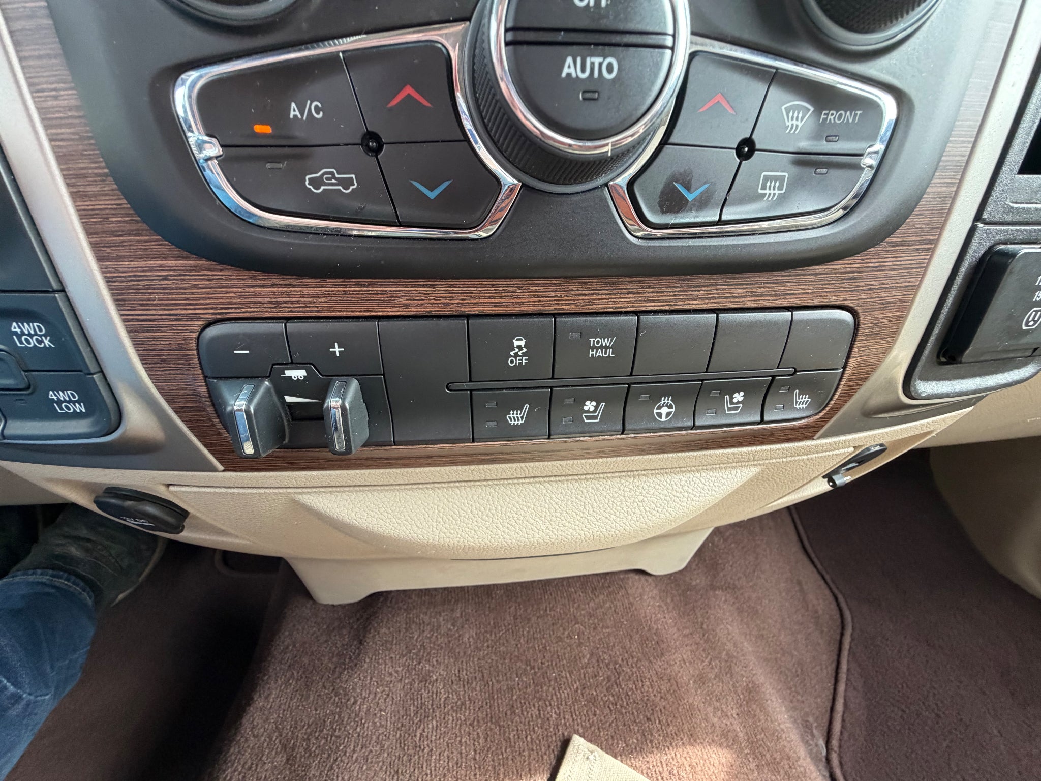 2016 RAM 1500 Laramie