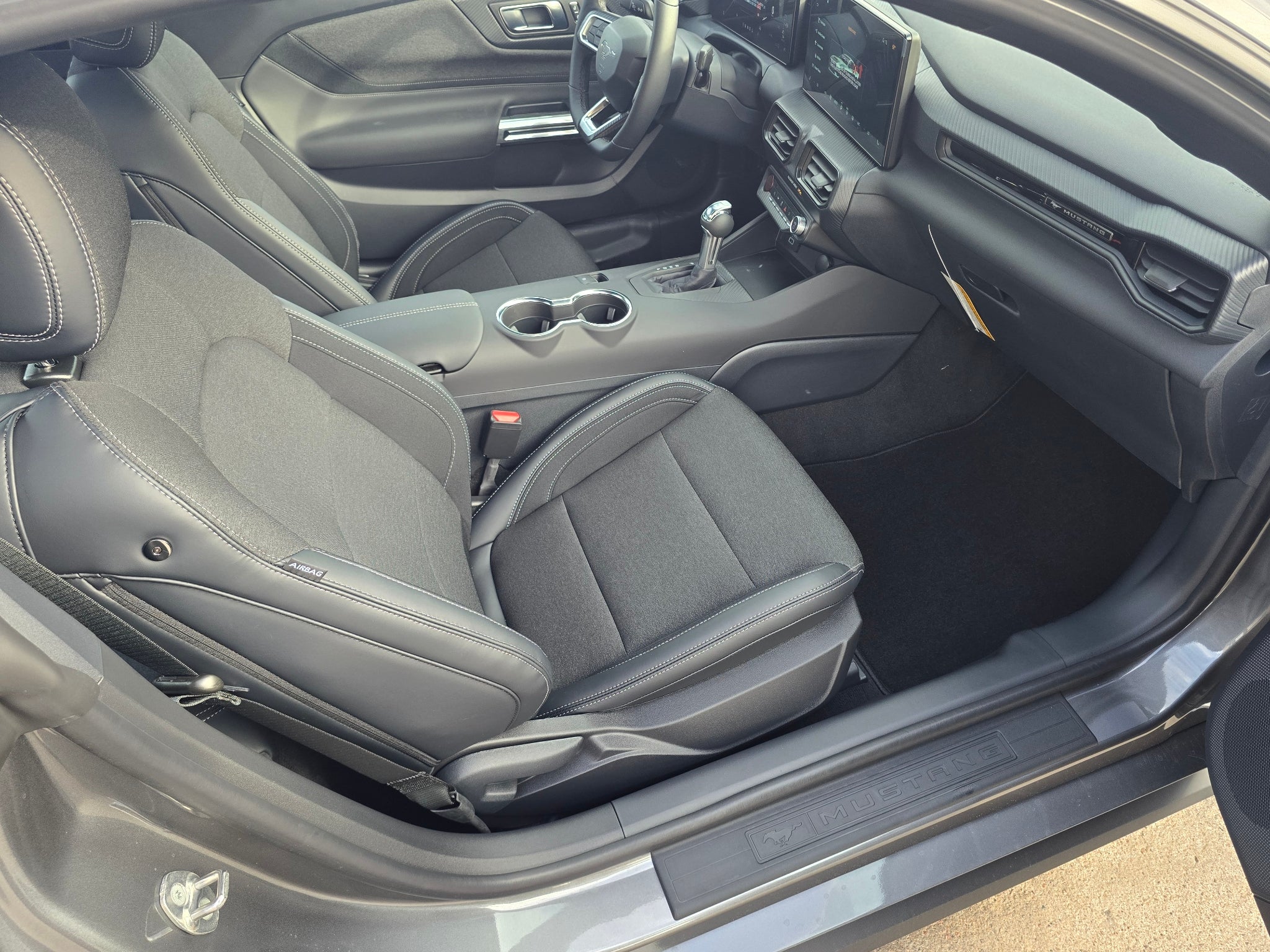 2026 Ford Mustang 2W