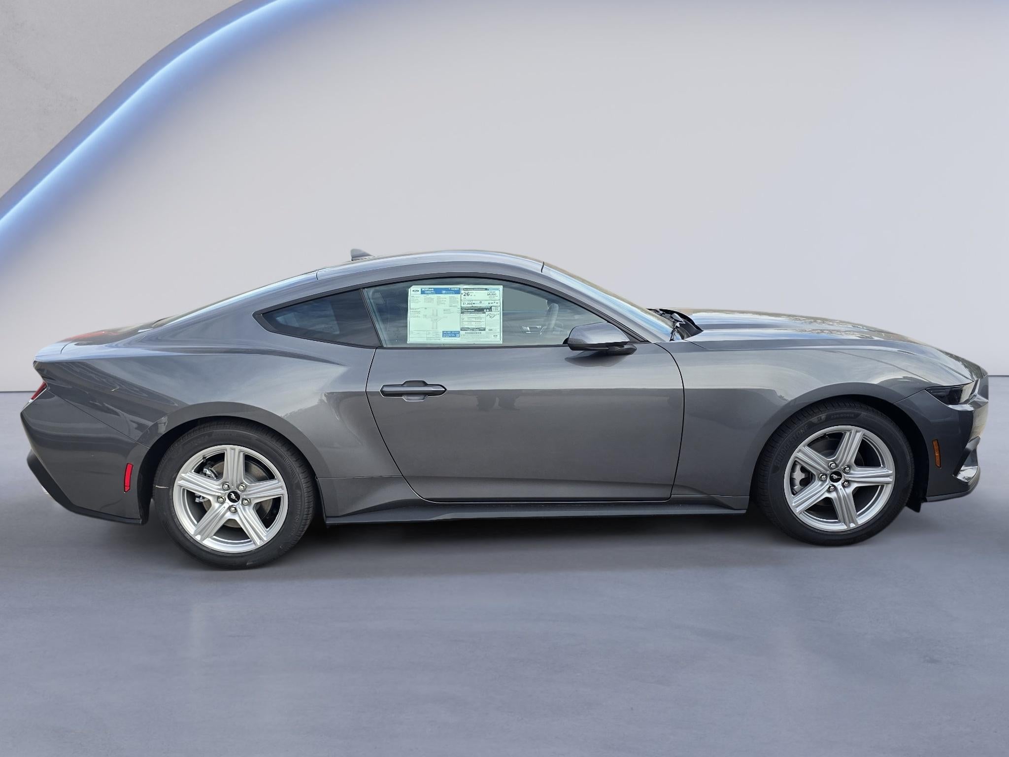2026 Ford Mustang 2W