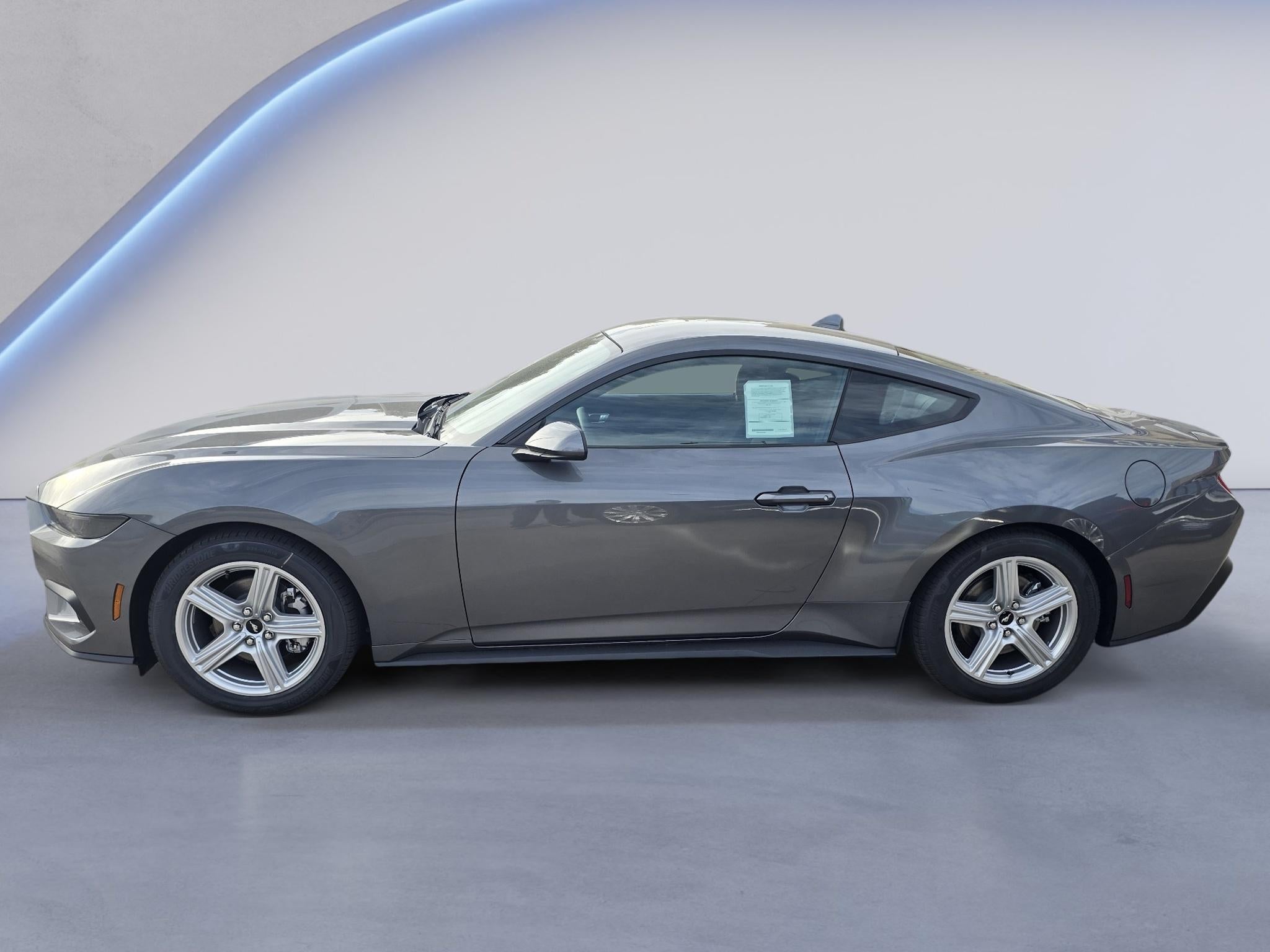 2026 Ford Mustang 2W
