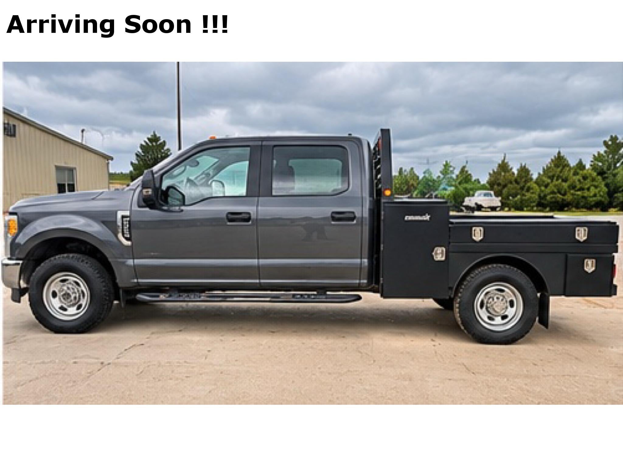 2019 Ford Super Duty F-350 SRW Chassis Cab XL