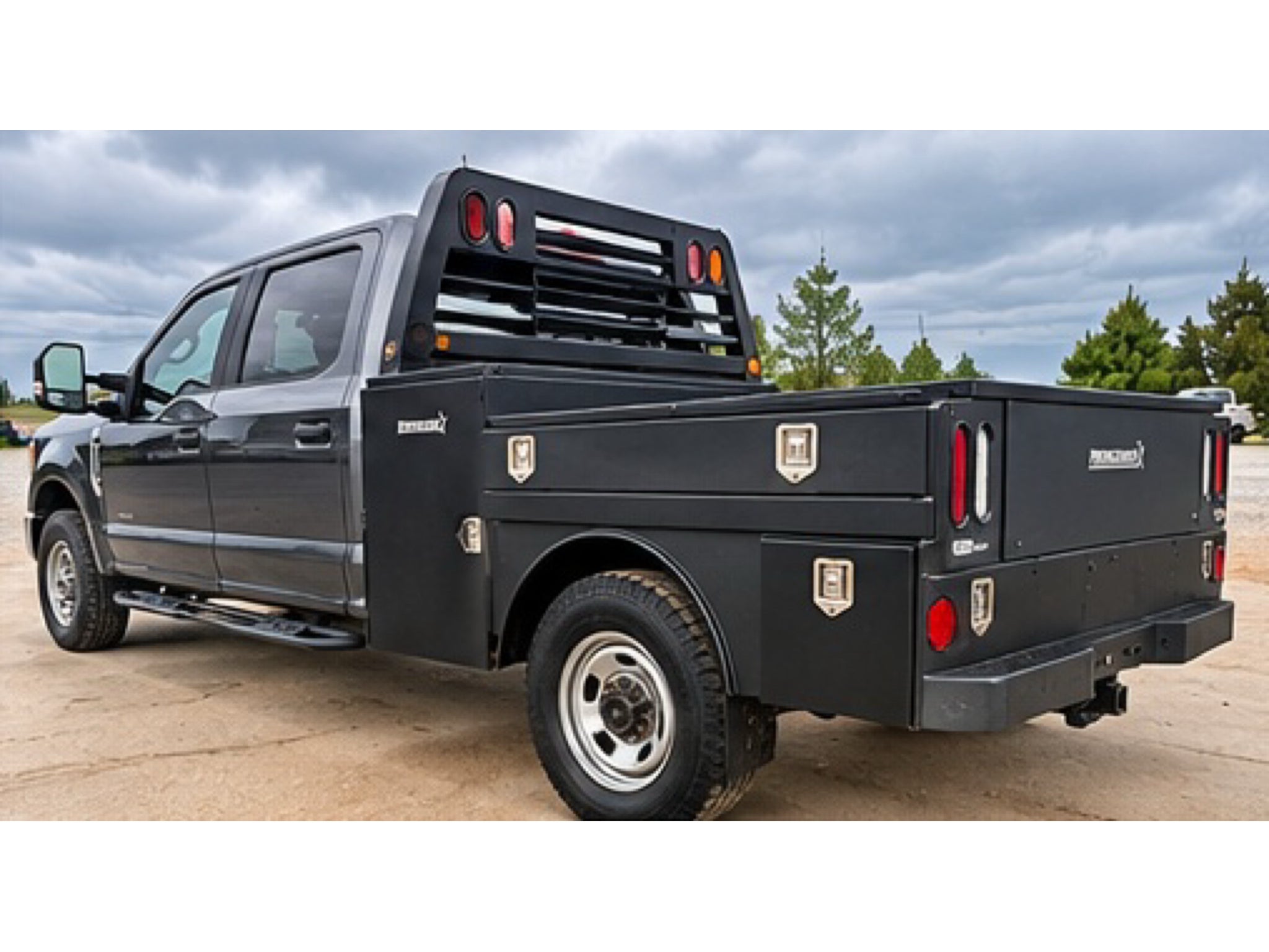 2019 Ford Super Duty F-350 SRW Chassis Cab XL
