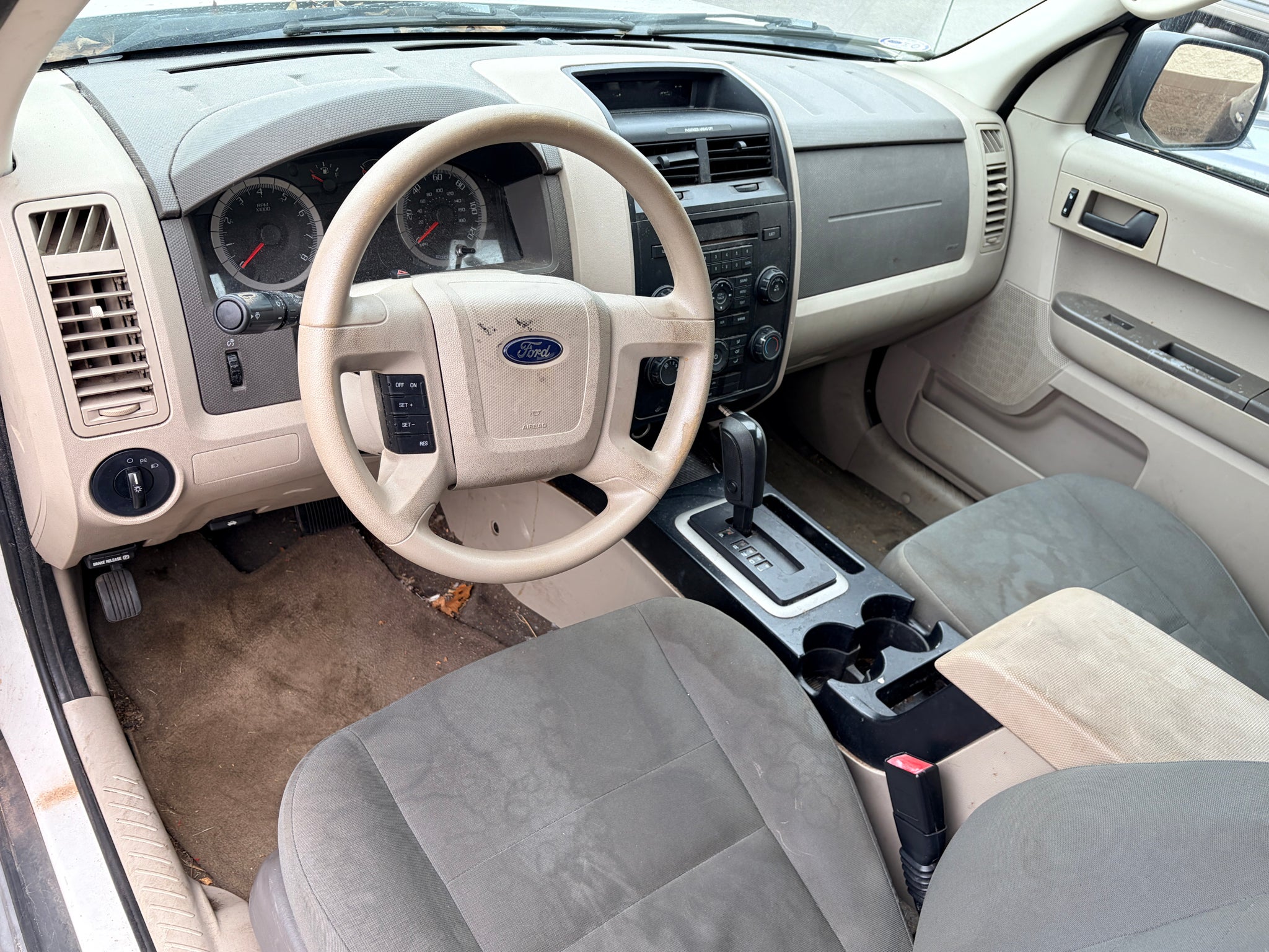 2010 Ford Escape XLS