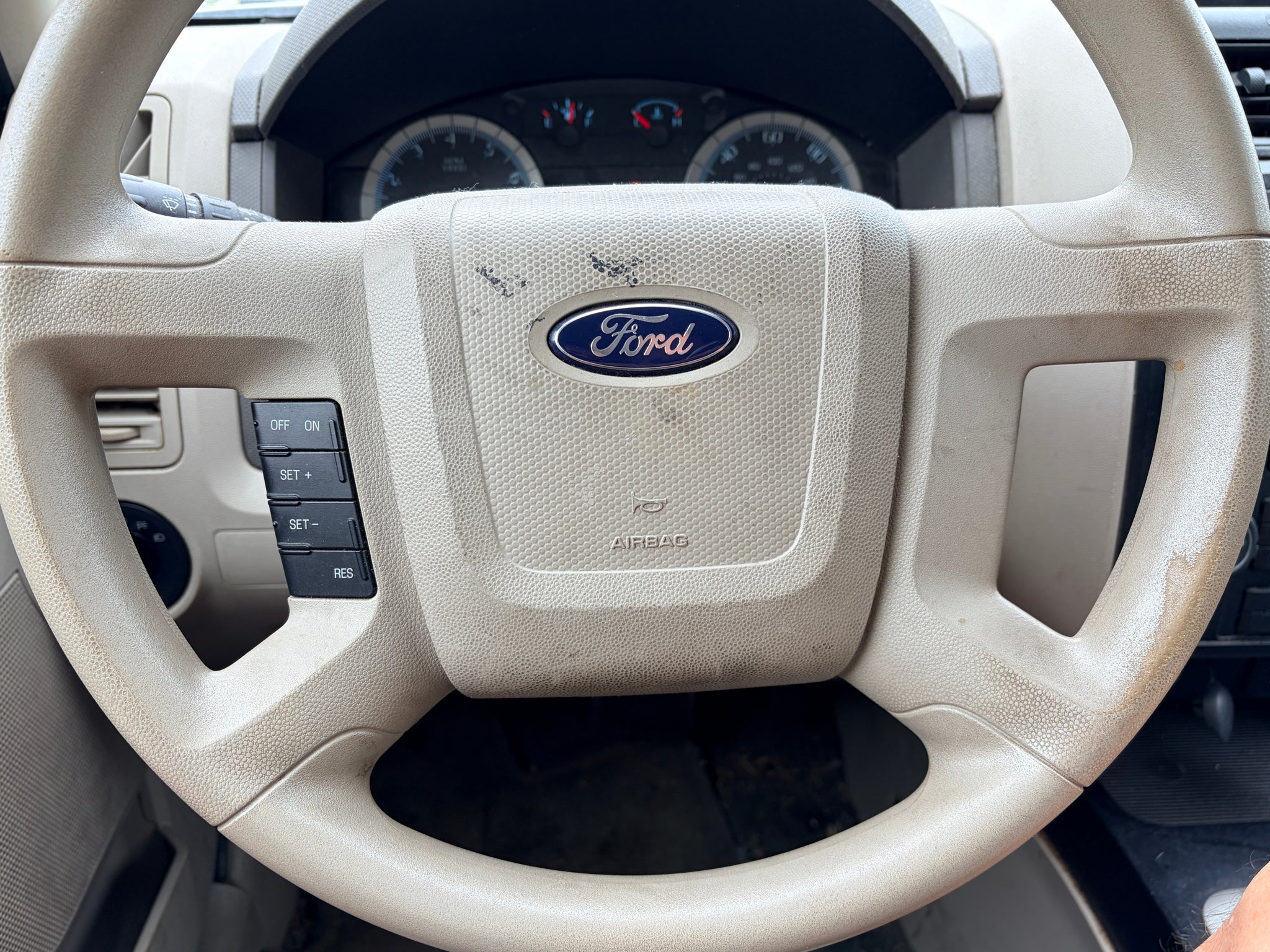 2010 Ford Escape XLS