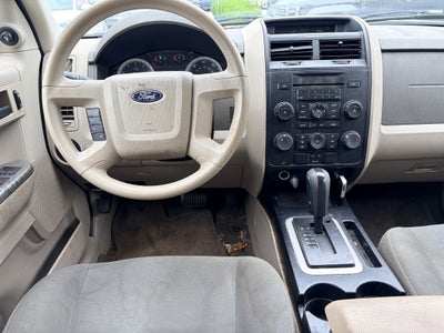 2010 Ford Escape XLS