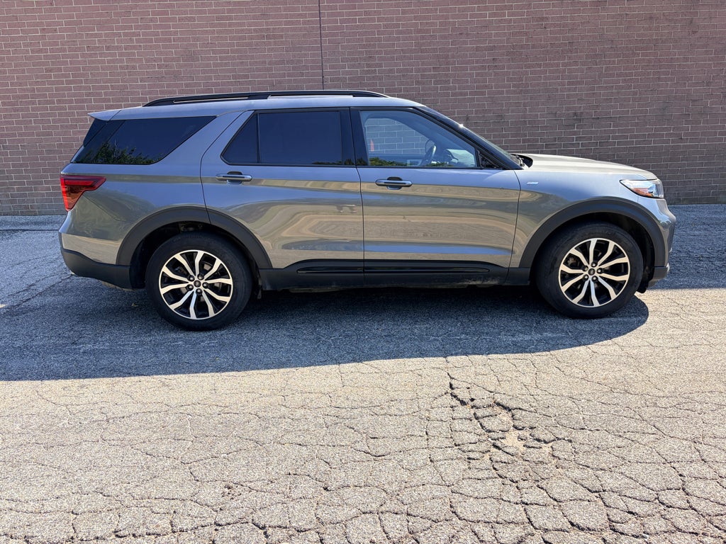 2023 Ford Explorer ST-Line