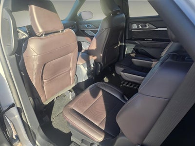 2025 Ford Explorer Platinum