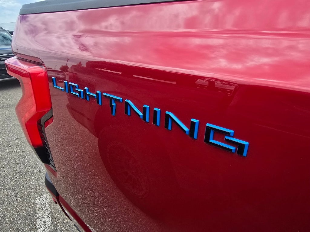 2023 Ford F-150 Lightning LARIAT