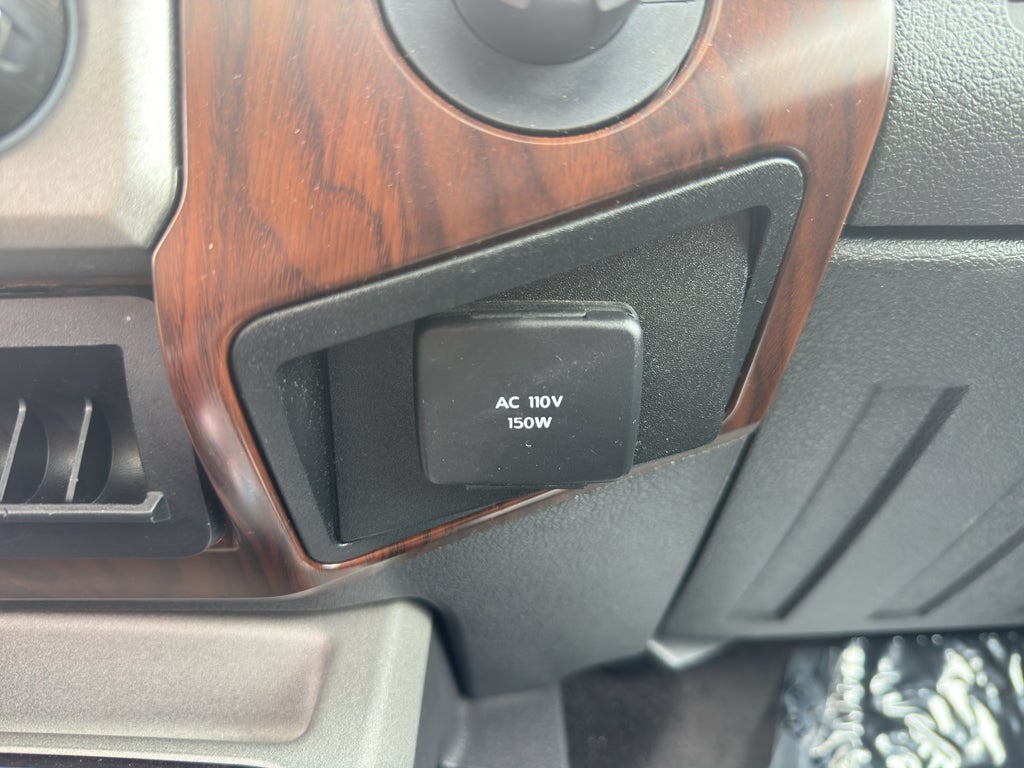 2015 Ford Super Duty F-250 Pickup Lariat